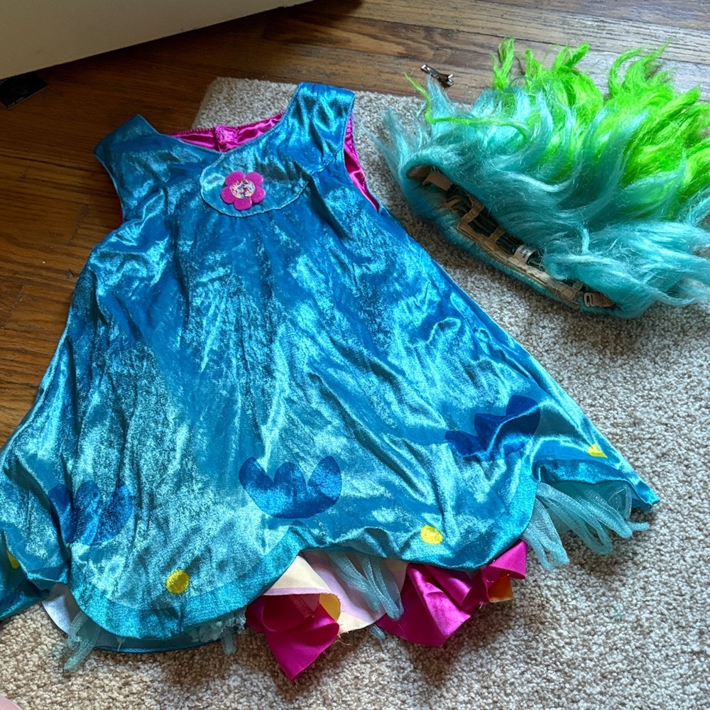 Trollz costume with troll wig